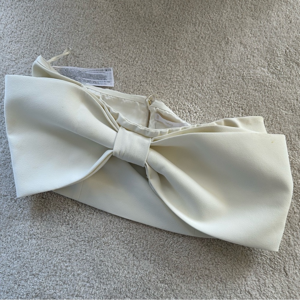 Elegant White Bow Bandeau Top